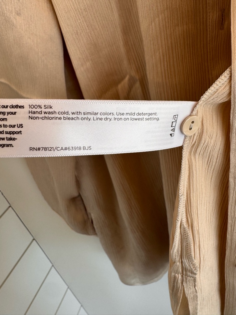 Eileen Fisher 100% Silk Ivory Blouse - Picture 4 of 7